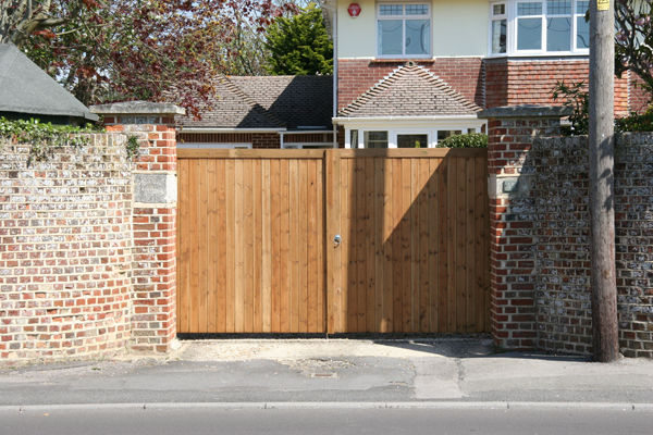 Lymington wooden gate design