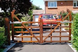 Dorchester wooden gate for parkway